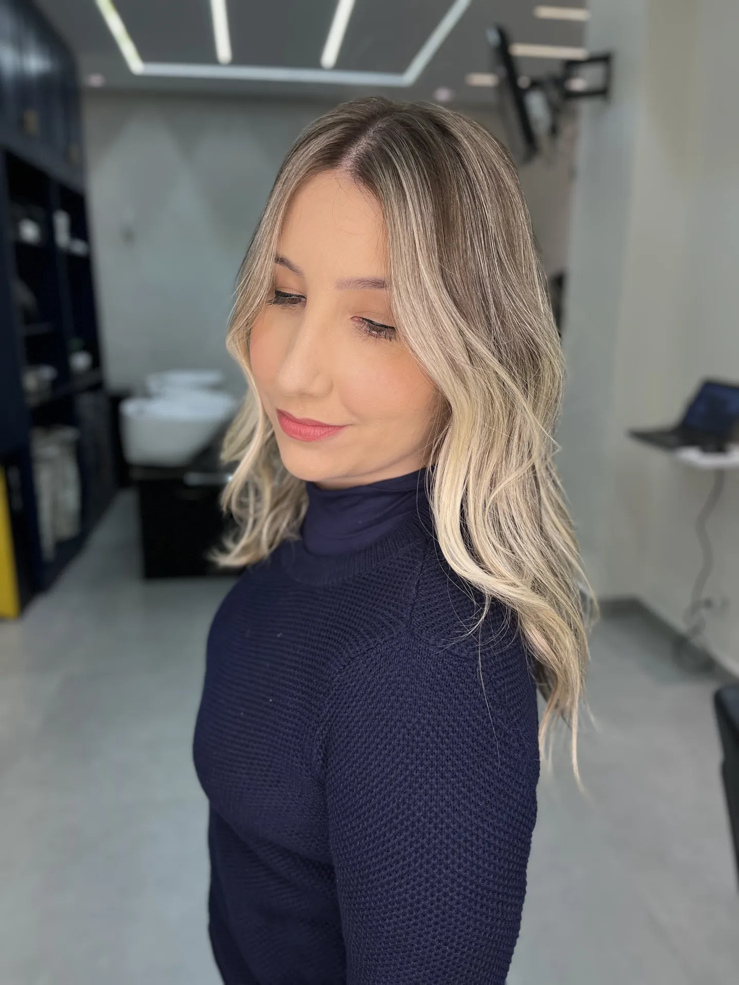 Creative Hair by Amanda Duarte — foto oficial do salão